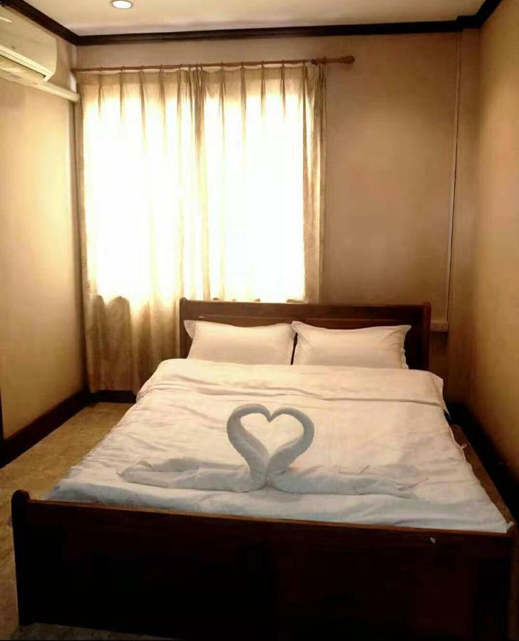 Green Land Hotel Ban Nongdouang Екстер'єр фото