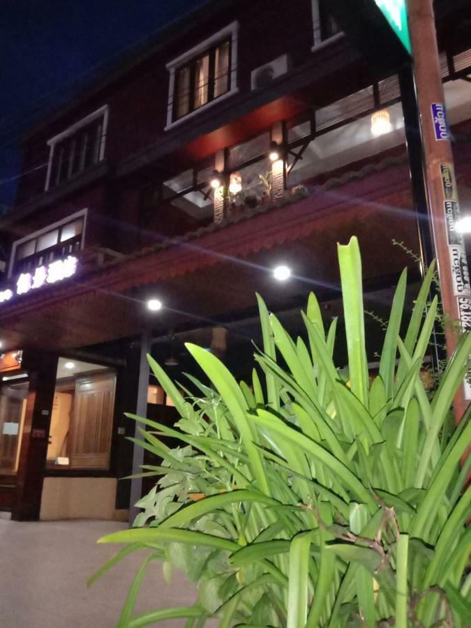 Green Land Hotel Ban Nongdouang Екстер'єр фото