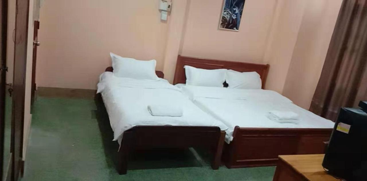 Green Land Hotel Ban Nongdouang Екстер'єр фото