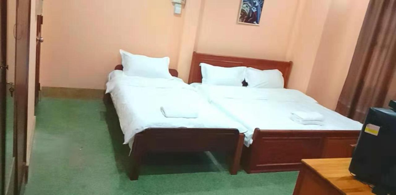 Green Land Hotel Ban Nongdouang Екстер'єр фото