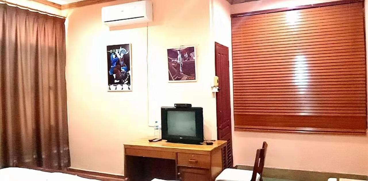 Green Land Hotel Ban Nongdouang Екстер'єр фото